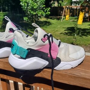 Nike Air Huarache City Low Hyper retro pink, black, teal, and white sz 7 womens
